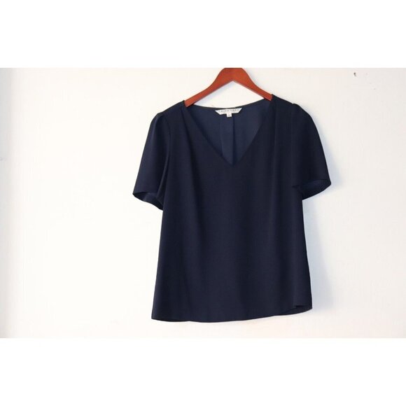 Trina Turk Women's Small Indigo Blue Blouse V-Neck Crepe Short Sleeve Shirt $198 - Picture 2 of 6